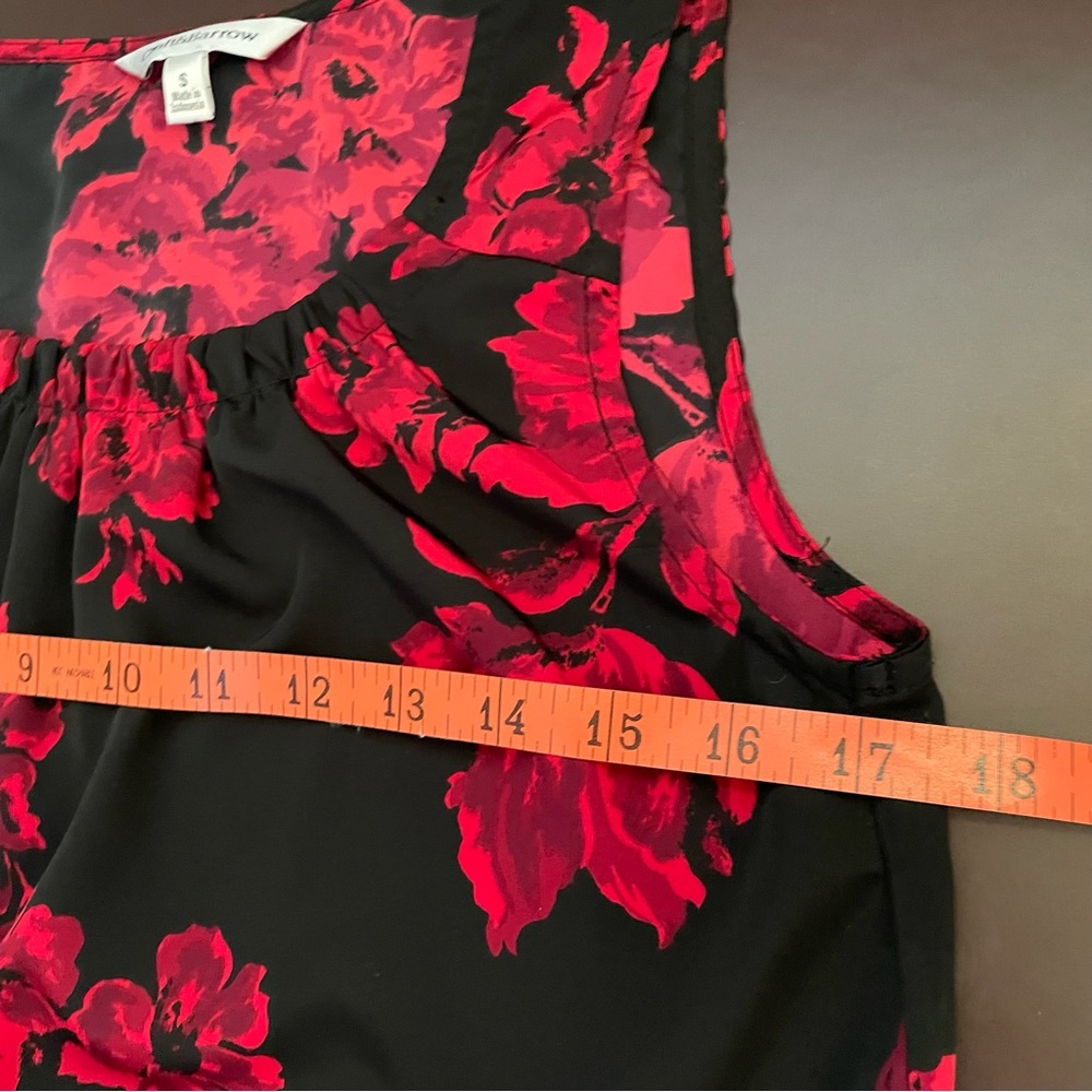 Croft & Barrow Black with Red Roses Dressy Tank - S - Picture 7 of 8
